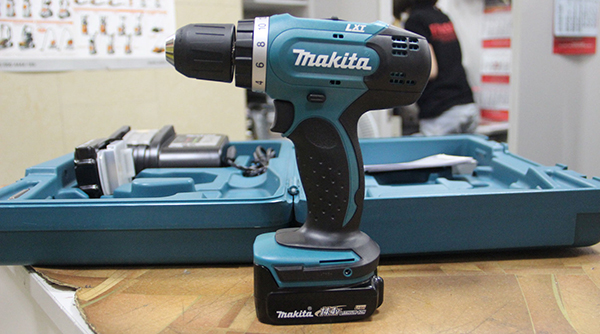 M&aacute;y khoan vặn v&iacute;t d&ugrave;ng pin Makita DDF343Z 18V