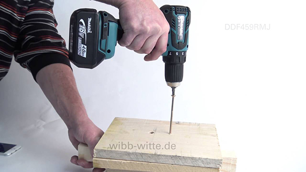 M&aacute;y khoan vặn v&iacute;t d&ugrave;ng pin Makita DDF459Z 18V