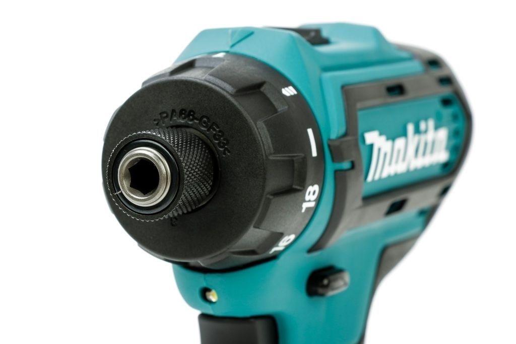 M&aacute;y khoan v&agrave; vặn v&iacute;t d&ugrave;ng pin 12V Makita DF031DZ