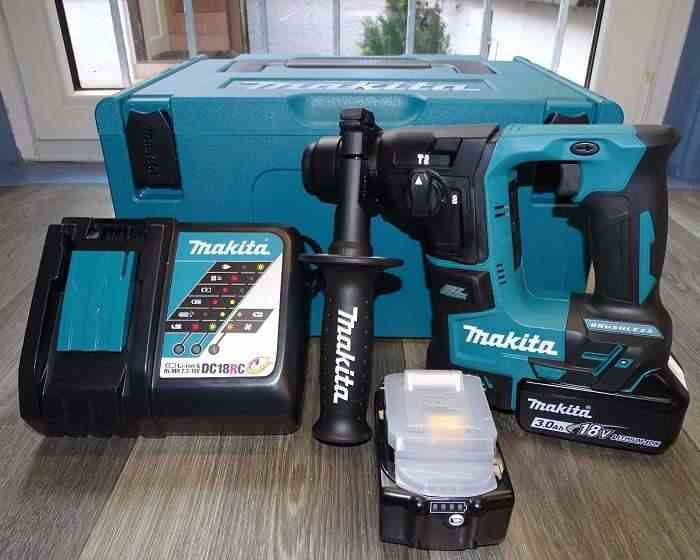 M&aacute;y khoan b&ecirc; t&ocirc;ng d&ugrave;ng pin Makita DHR171RFJ 18V
