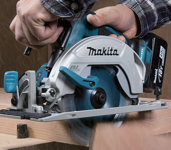 M&aacute;y cưa gỗ chạy pin Makita DHS680RMJ/DHS680RFJ/DHS680Z