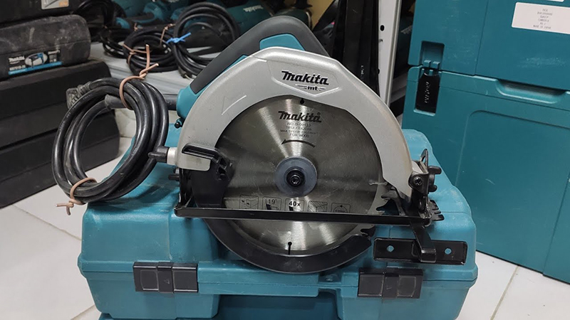 Máy cưa gỗ Makita M5801B