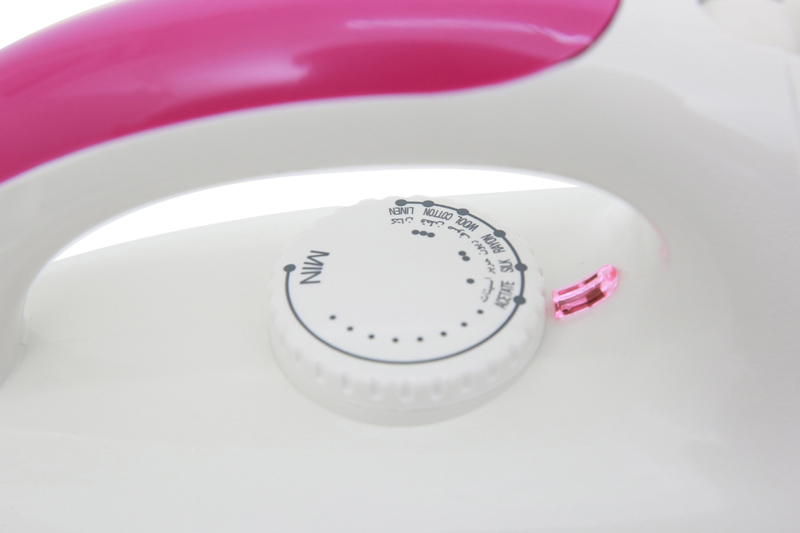 Dễ dùng - Bàn ủi khô Panasonic NI-317TVRA Dễ dùng - Bàn ủi khô Panasonic NI-317TVRA