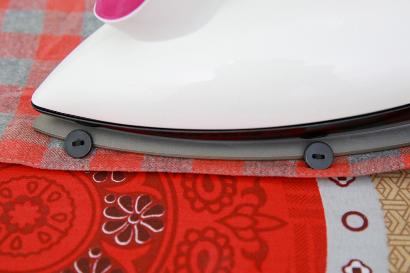 Mũi nhọn, rãnh cúc - Bàn ủi khô Panasonic NI-317TVRA Mũi nhọn, rãnh cúc - Bàn ủi khô Panasonic NI-317TVRA