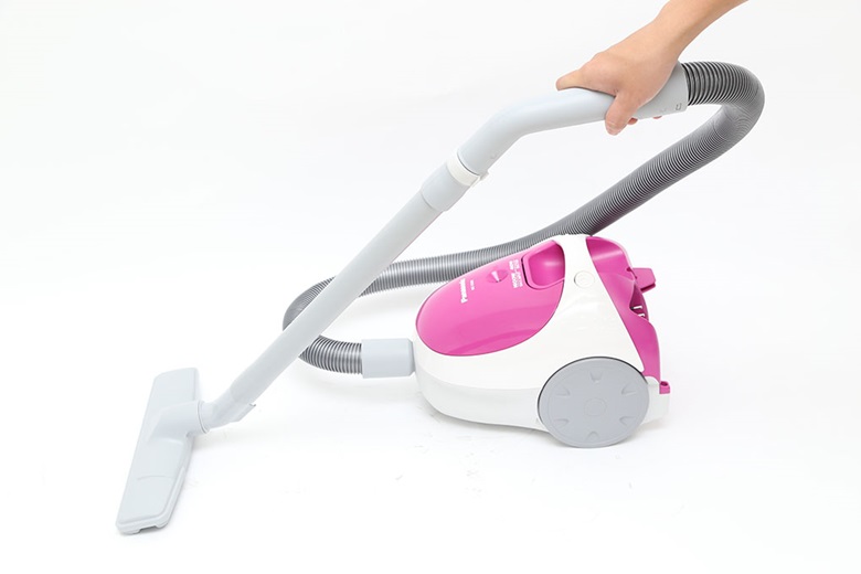 Máy hút bụi Panasonic thiết kế đơn giản, đẹp mắt Máy hút bụi Panasonic thiết kế đơn giản, đẹp mắt